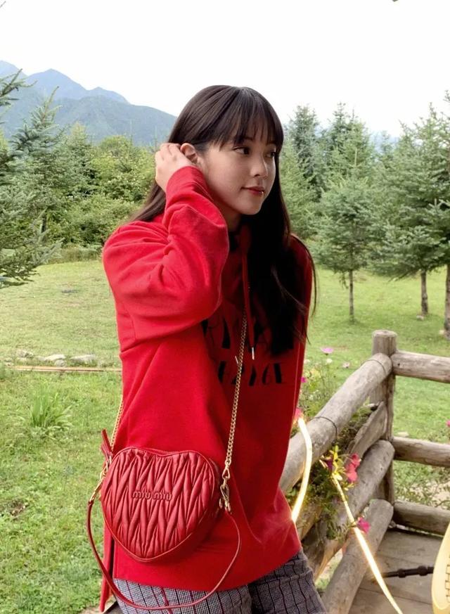 减龄直发发型，你适合“直发”还是“卷发”