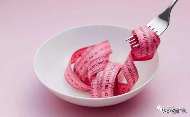 赵丽颖性感照片，赵丽颖马甲线写真集（性感女神赵丽颖 写真集）