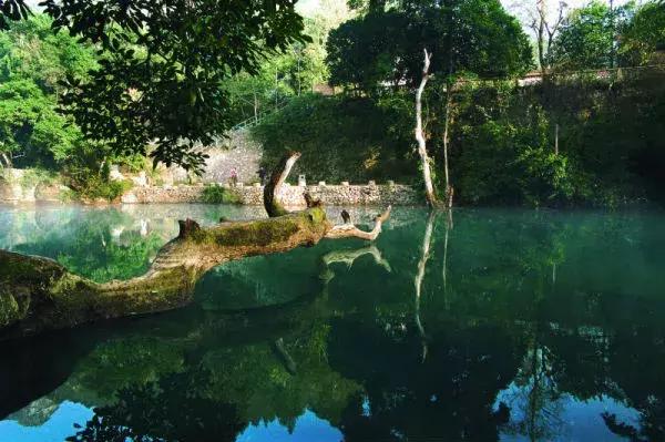 贵州比较适合自驾游的公路，看尽贵州山水风光和少数民族风情