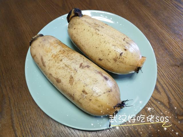 湖北人煨莲藕排骨汤，湖北地方的特色