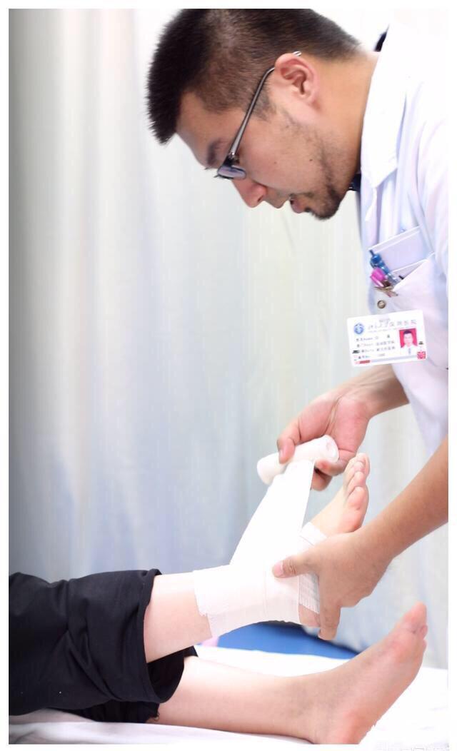 绷带包扎多久能恢复，掌握这几个冰敷和打绷带技巧