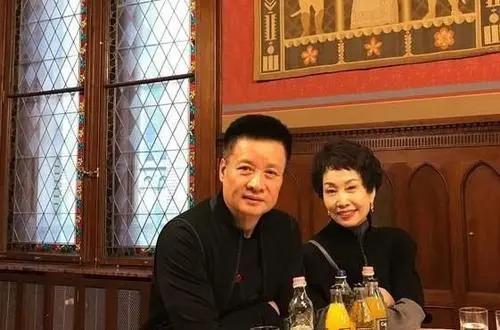 阎维文个人简历及家人，小白杨阎维文25岁娶初恋