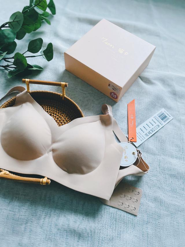 女朋友的内衣怎么送？增进感情的时刻来啦 圣诞节送女朋友什么礼物