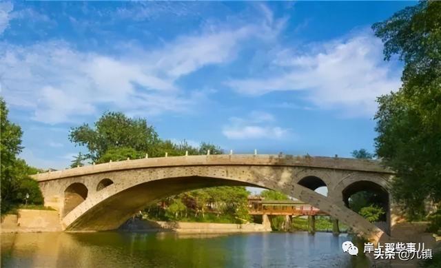 河北公务员一年工资大概多少，每月工资收入有多少