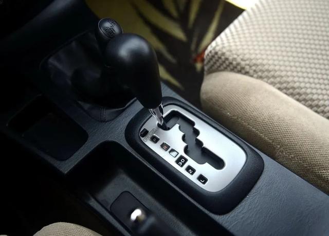 PRND都放在哪了各种车型换挡方式大集合，自动挡车prnd是什么