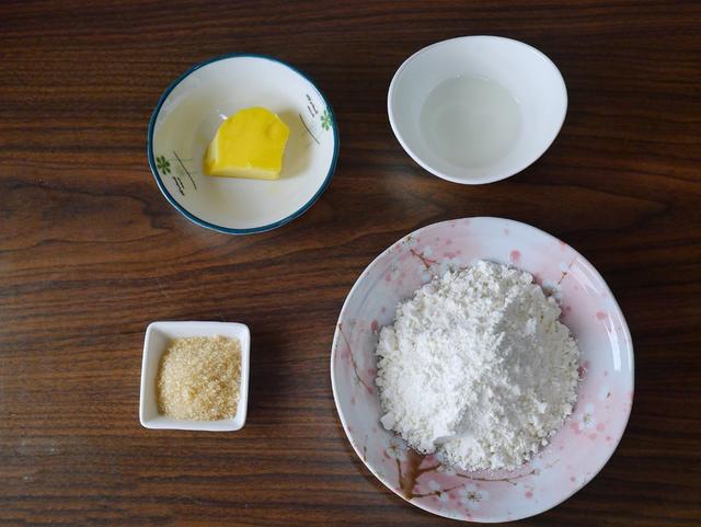 最简单的牛奶饼干，超级纯牛奶饼干的做法（在家自制小零食）
