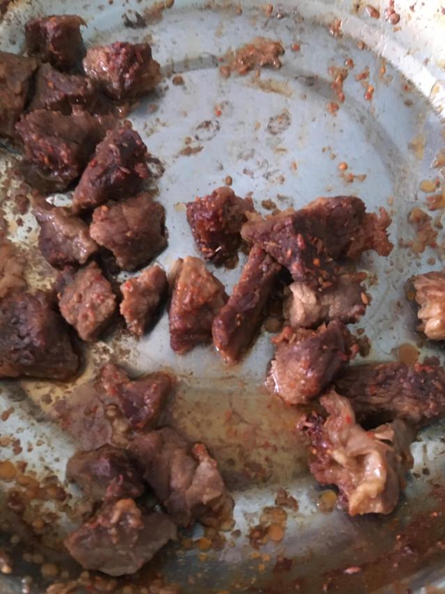 烤箱烤牛肉的做法，烤箱烤牛肉的做法家庭版（这烤牛肉我隔几天做一回）