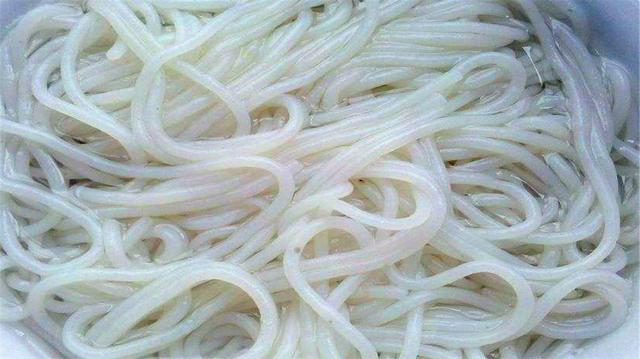 米粉怎么做好吃又简单，米粉家常做法简单又好吃