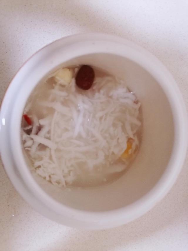 广东椰子煲鸡正确做法，回味无穷椰香四溢