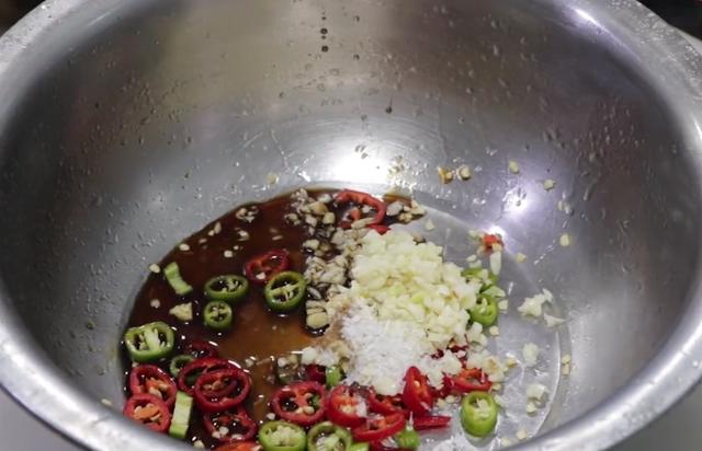 西葫芦怎样凉拌好吃窍门，凉拌西葫芦这样做特别爽口