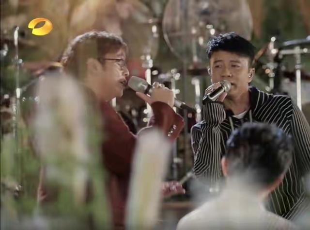 谭咏麟年轻照片，谭咏麟年轻时也是大帅哥