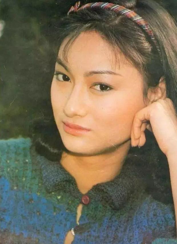 惠英红往事，惠英红3岁要饭22岁成影后