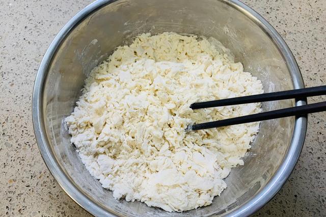 用面粉做的酥脆枣，制作方法太简单了