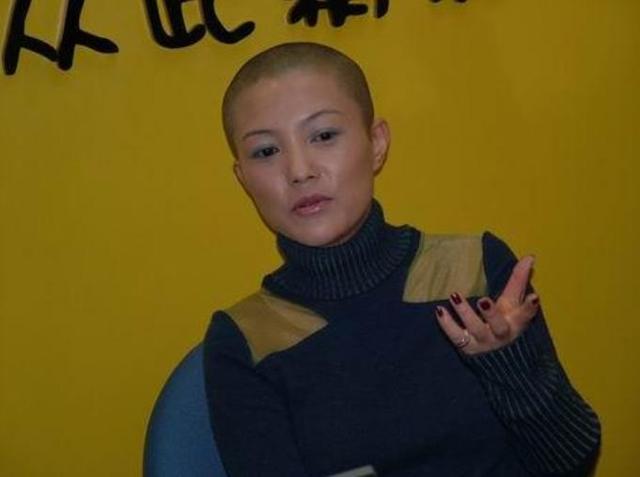 谢雨欣的黑历史，被“逃犯”捧“上位”的谢雨欣