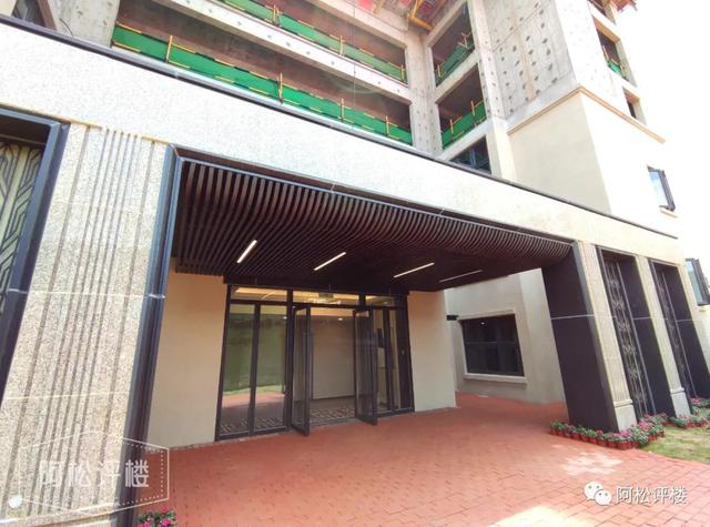 公建化外立面施工需要搭架子吗，公建化外立面是个什么东西