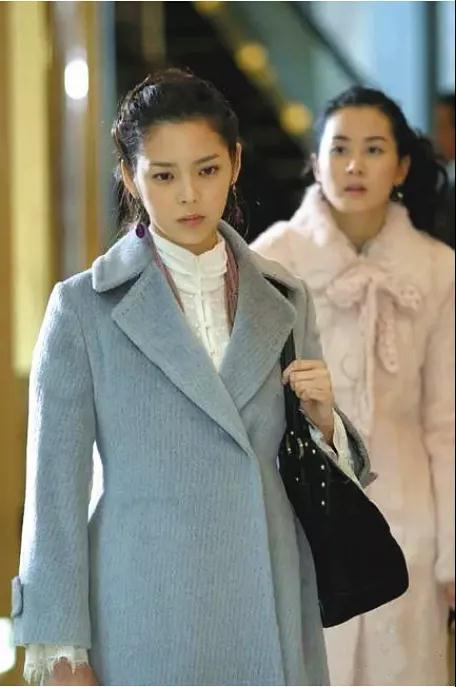 宝莲灯中的三圣母扮演者，她曾是《宝莲灯》中最美三圣母
