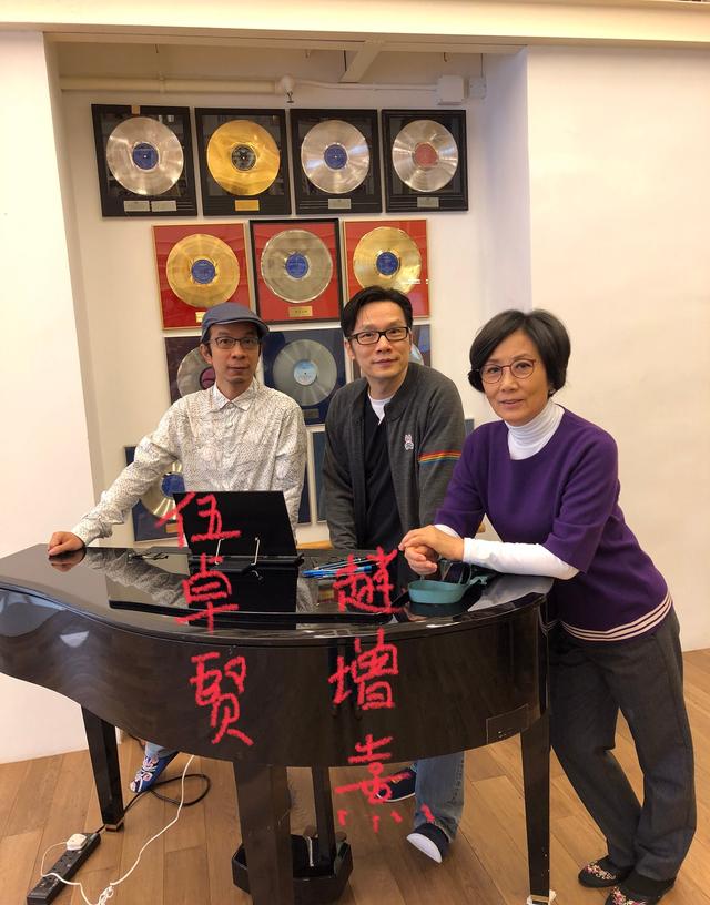 74岁汪明荃素颜沧桑，73岁汪明荃仍为生计奔波