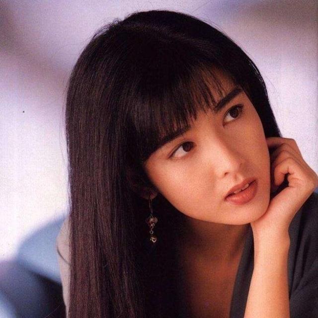 周慧敏经典歌曲，周慧敏最好听的十首歌曲（其实我是歌手出道的）