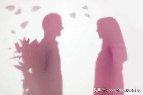 情人节送女孩什么礼物白色情人节该如何给女朋友送礼物？