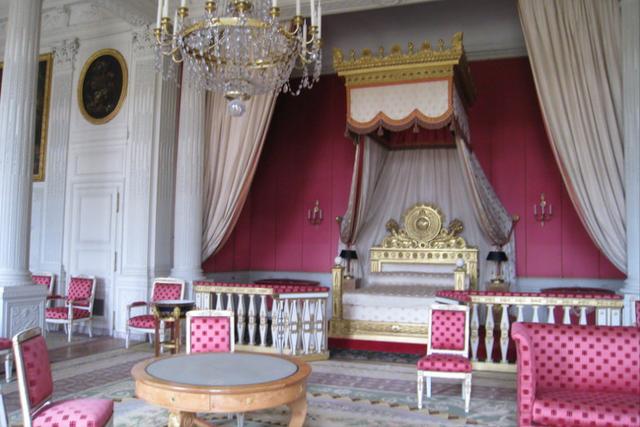 介绍法式宫殿城堡，法国文艺复兴时期最雄伟的城堡