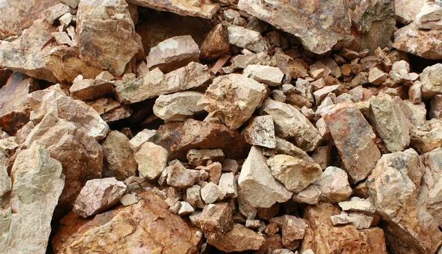 液态玻璃的原材料是什么，涨知识玻璃的原材料