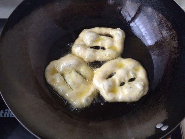 怎样做酥脆香甜的油饼，油饼家常做法外皮酥脆可口