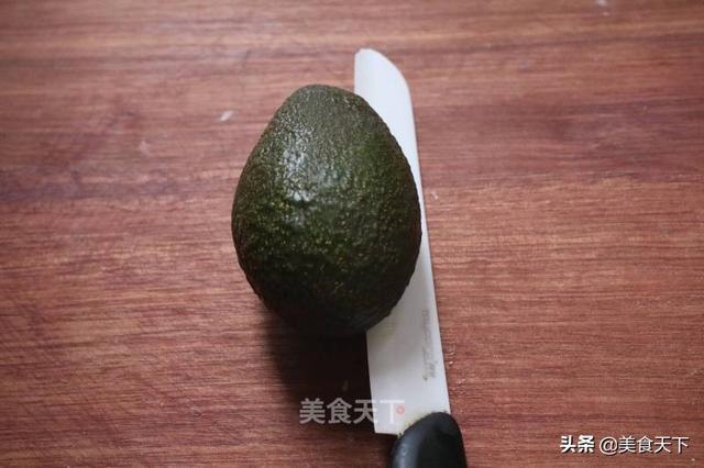 牛油果怎么吃才好吃，怎么吃牛油果才可以更好吃