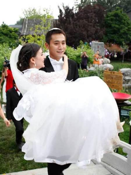 谢娜和刘烨现状，和影帝刘烨分手谢娜彻底变了一个人时隔17年男方含泪曝光分手内幕