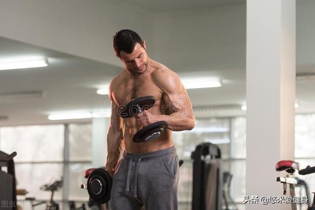 如何锻炼让你的手臂肌肉更饱满，手臂肌肉怎么练