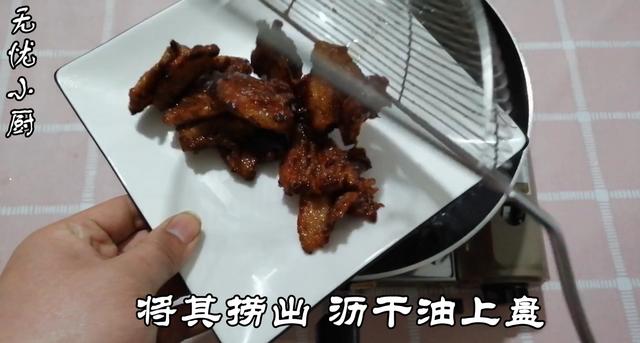 炸五花肉的做法，无法抵挡的美食诱惑（特色炸五花肉做法）
