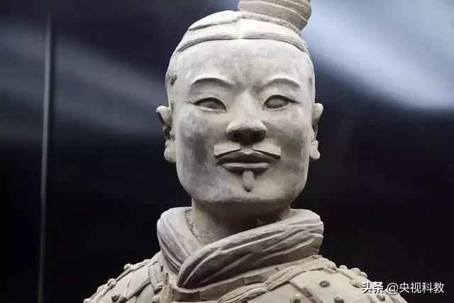 双眼皮兵马俑摘牌，秦国兵马俑还原