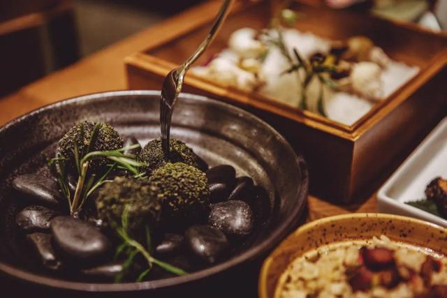 贵州黄果树瀑布，贵州的旅游景点黄果树瀑布（5A景点贵州黄果树瀑布三天两晚旅游全攻略）