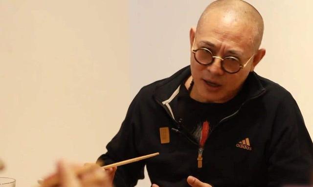 李连杰现在在哪里，功夫巨星李连杰现在哪里生活（与杨紫琼亲密合影感情好）