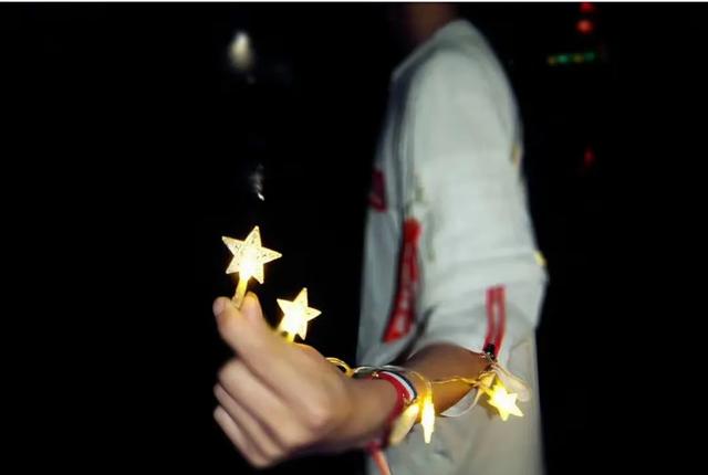 爱惜自己的羽毛，人一定要爱惜自己的羽毛