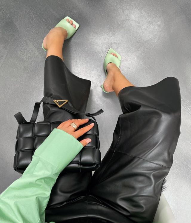 细跟的高跟鞋穿搭，今年的时髦高跟鞋都在这儿了