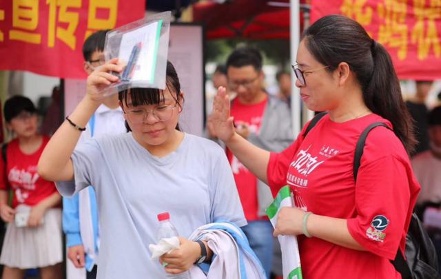 雅礼中学全国排名，长沙长郡中学全国排名（ChatGPT评价了全国最好的30所高中）