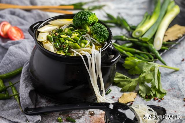 怎样用简单的食材制作美味的米线，米线不知道怎么做好吃