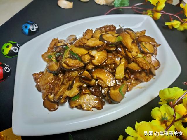 香菇炒肉怎么炒好吃，香菇怎么炒肉好吃又嫩（厨师长分享香菇肉片正确做法）