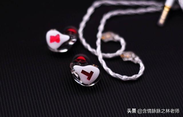 七夕送什么情人节送女友的好礼物，锦瑟香也TxBEAR 3 HIFI耳机