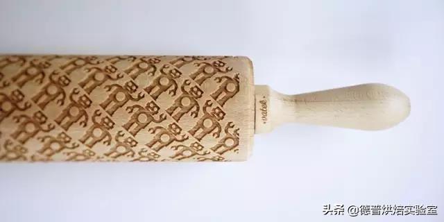 擀面杖如何制作，有时候擀面杖也能做出艺术甜品