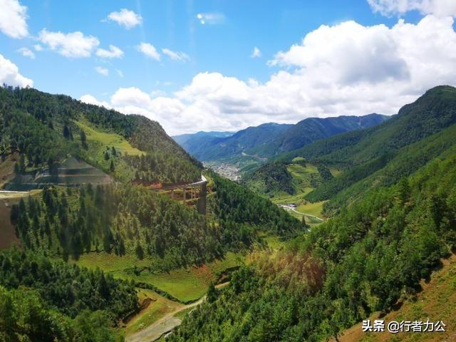 泸沽湖详细介绍，那些藏在春日里的诗意美景