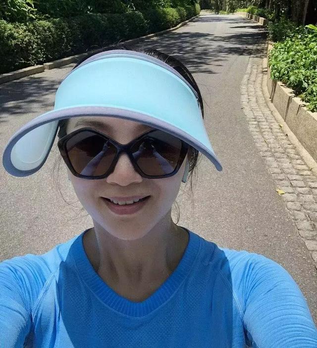 万人迷陈好的家庭情况，大8岁富豪老公好儒雅