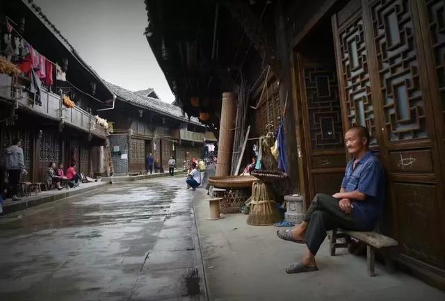 关于芦山的介绍，大话芦山话让你回味无穷