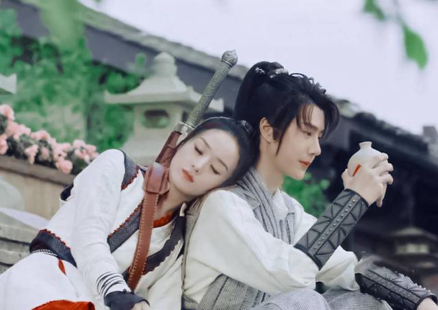 赵丽颖最近消息，有翡赵丽颖最新消息（剪短发穿“人鱼姬”礼服）