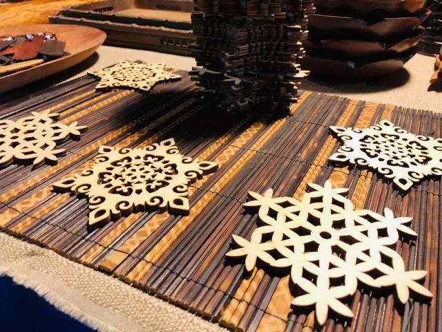 西双版纳江边夜市，西双版纳最火爆的夜市（到西双版纳一定要知道的五件事）