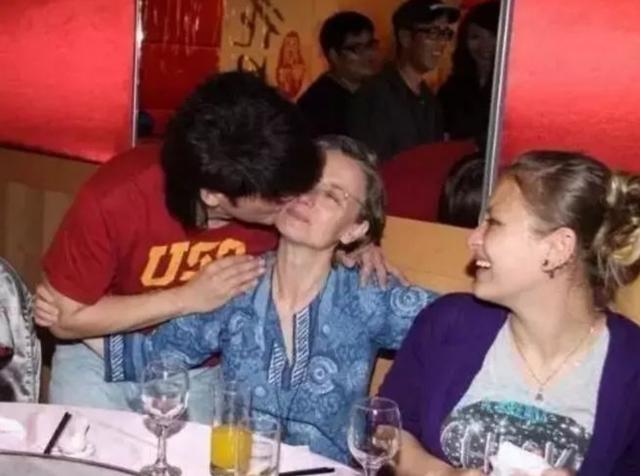 周華健的美國老婆，被嘲夫妻像母子，如今34年不離不棄被寵成公主 娛樂八卦吃瓜 第12张