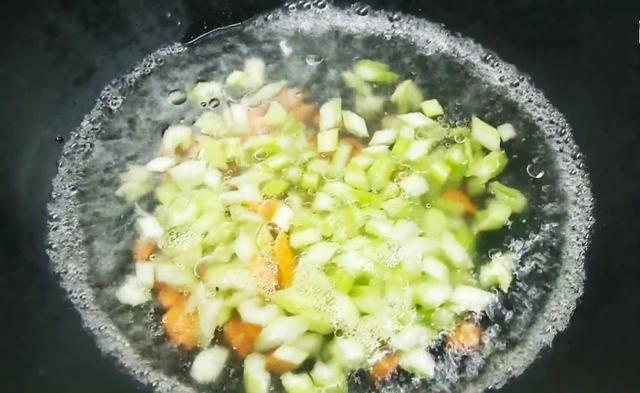 怎样制作芹菜拌花生，这才是芹菜拌花生正确做法