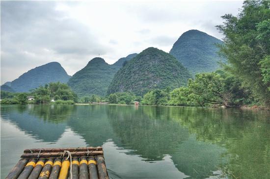 广西桂林阳朔的山水，找到语文书上的桂林
