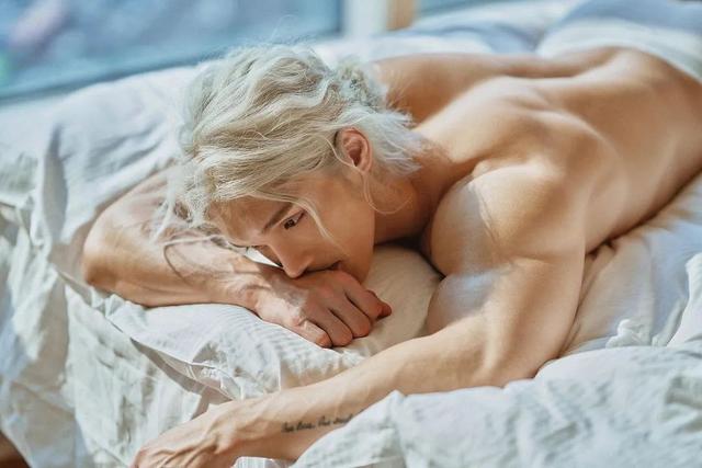 盘点动漫黑发帅哥，海贼王：成功变帅的4个男人