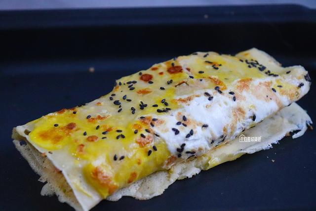 怎么样自己在家做煎饼果子，1分钟学会做煎饼果子